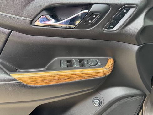 Used 2019 GMC Acadia Denali w/ Technology Package AWD/4WD image 13