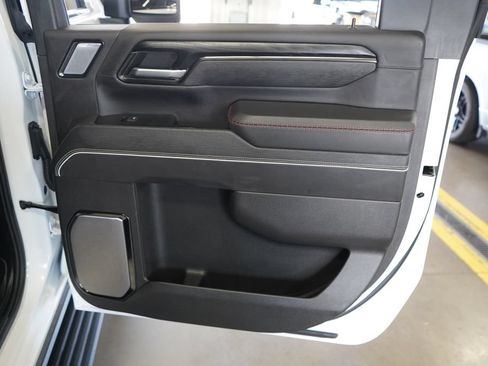 Used 2024 GMC Sierra 2500 AT4X AWD/4WD image 33