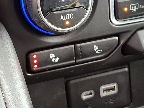 Used 2023 Chevrolet Suburban LT image 26