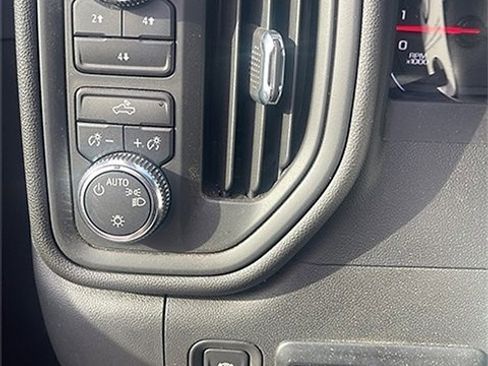 Used 2023 GMC Sierra 2500 Pro w/ Convenience Package image 10