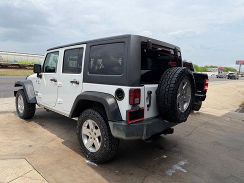 Used 2012 Jeep Wrangler Unlimited Sport image 25