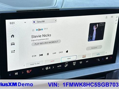 Used 2025 Ford Explorer Platinum w/ Ultimate Package image 25