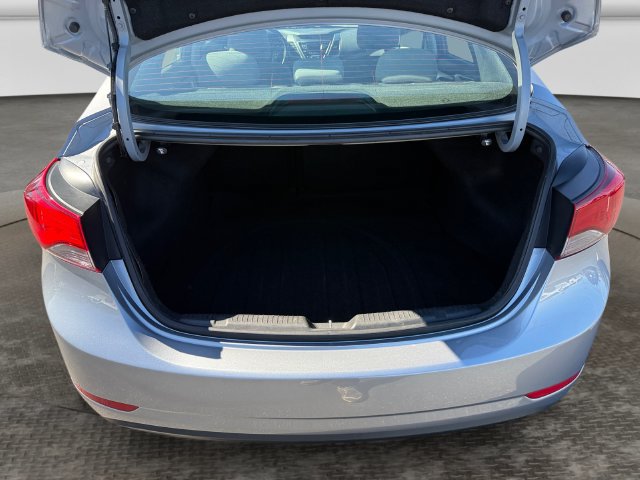Used 2015 Hyundai Elantra SE FWD image 19