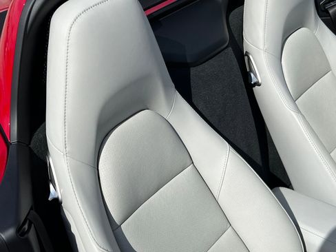 Used 2024 Porsche 718 Boxster S image 30