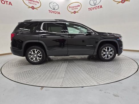 Used 2023 GMC Acadia SLT FWD image 3