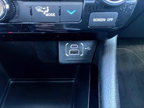 Used 2022 Jeep Compass Limited w/ Sun and Sound Group image 27