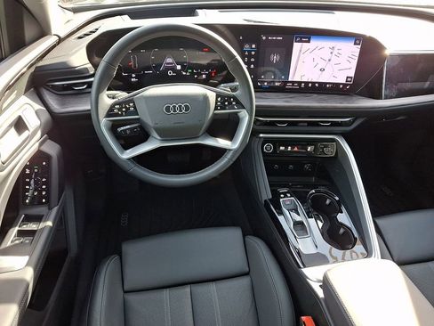 Used 2025 Audi Q5 Prestige AWD/4WD image 4