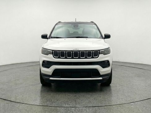 Used 2025 Jeep Compass Limited image 2