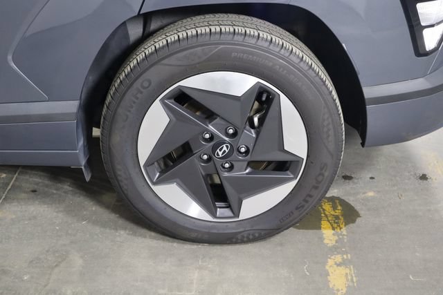 Used 2024 Hyundai Kona SEL FWD image 40