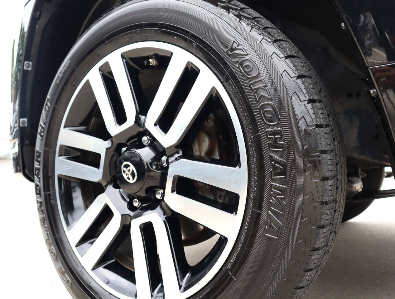 Used 2016 Toyota 4Runner Limited AWD/4WD image 31