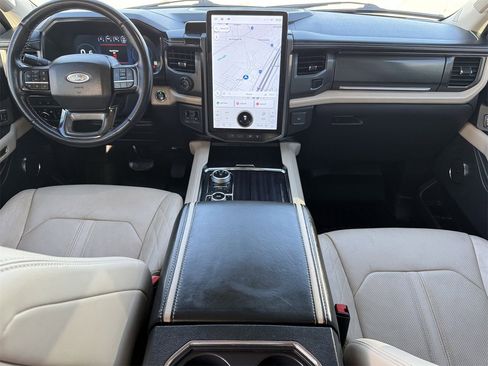 Certified 2023 Ford Expedition Max Platinum image 10