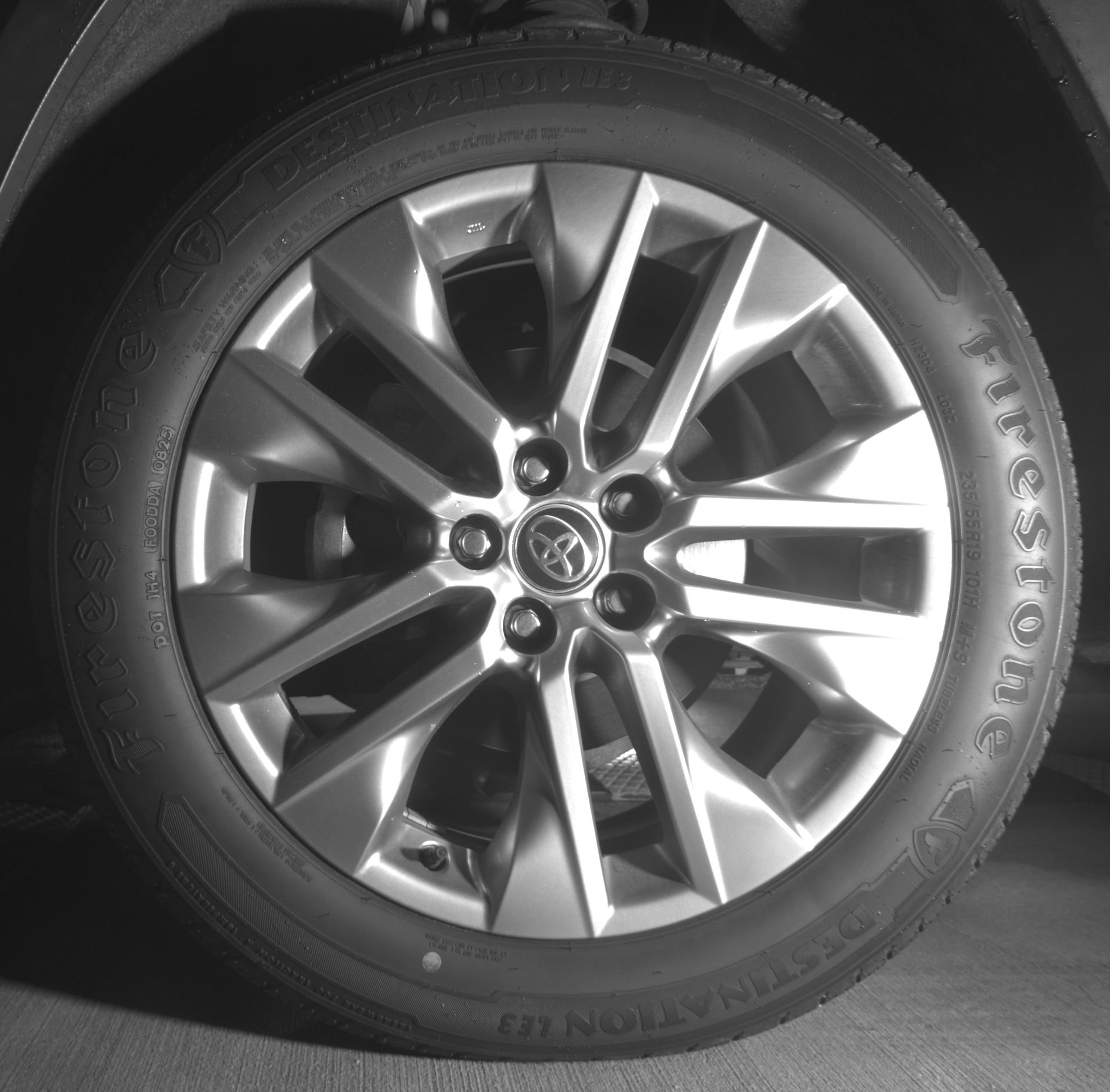 Used 2021 Toyota RAV4 XLE Premium FWD image 10