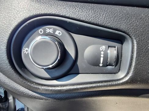 Certified 2021 Jeep Renegade Sport AWD/4WD image 14