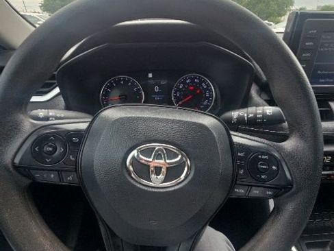Used 2022 Toyota RAV4 XLE w/ Convenience Package FWD image 8
