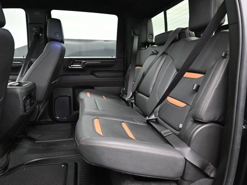 Used 2024 GMC Sierra 2500 AT4 w/ AT4 Preferred Package AWD/4WD image 21