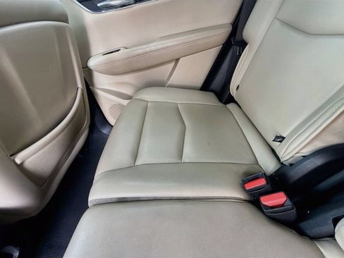 Used 2019 Cadillac XT5 FWD image 27