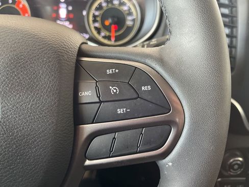 Used 2022 Jeep Cherokee Latitude Lux image 36