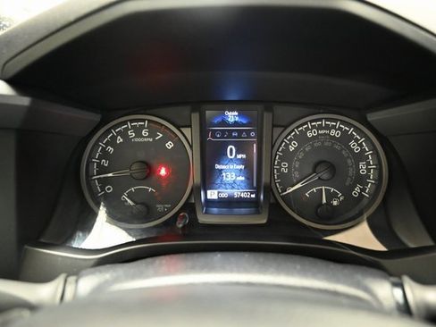 Used 2018 Toyota Tacoma TRD Off-Road image 28