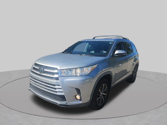 Used 2019 Toyota Highlander XLE FWD image 1