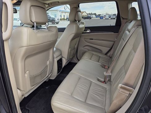 Used 2016 Jeep Grand Cherokee Limited image 11