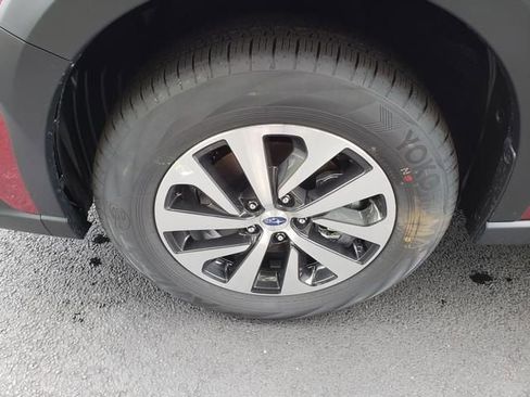 Used 2025 Subaru Outback Premium image 20