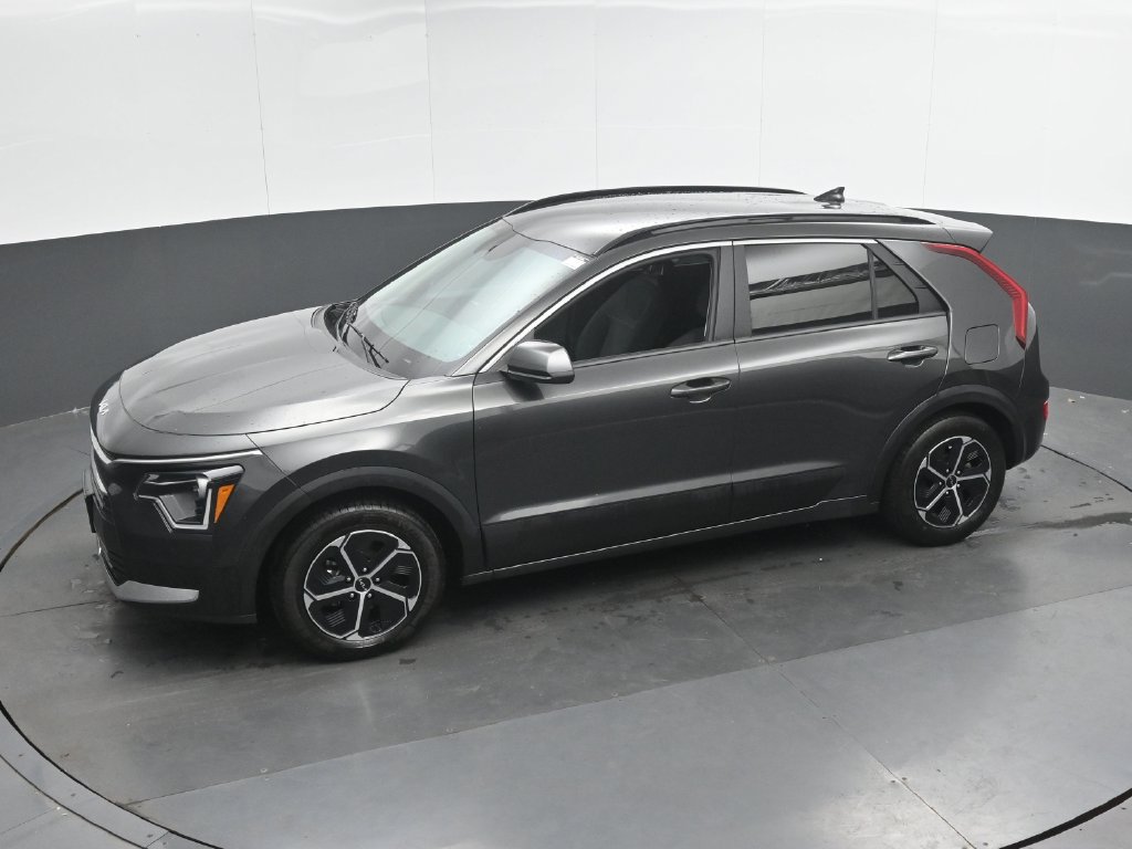 Used 2025 Kia Niro LX FWD image 36