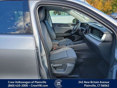 New 2026 Volkswagen Tiguan SE image 43