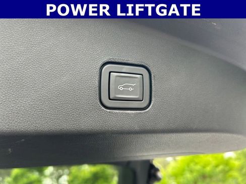 Used 2025 Cadillac Lyriq Luxury RWD image 17