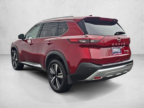 Used 2023 Nissan Rogue Platinum w/ Platinum Premium Package image 3