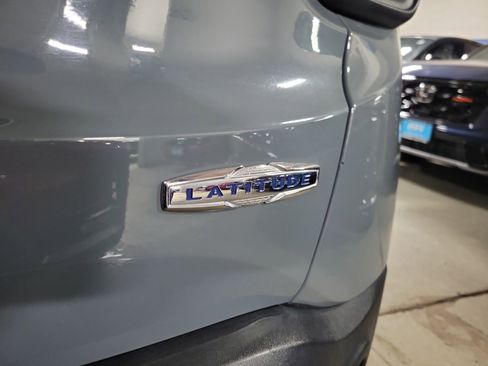 Used 2018 Jeep Renegade Latitude image 7