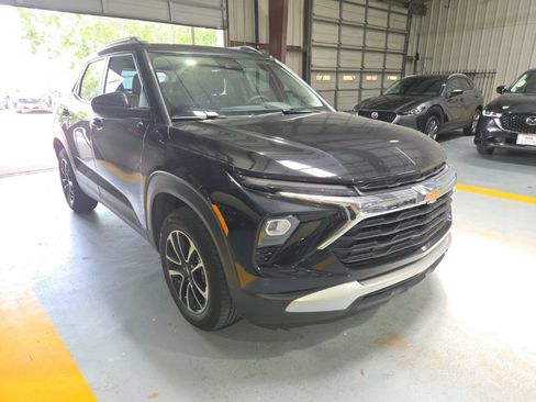 Used 2025 Chevrolet TrailBlazer LT AWD/4WD image 6