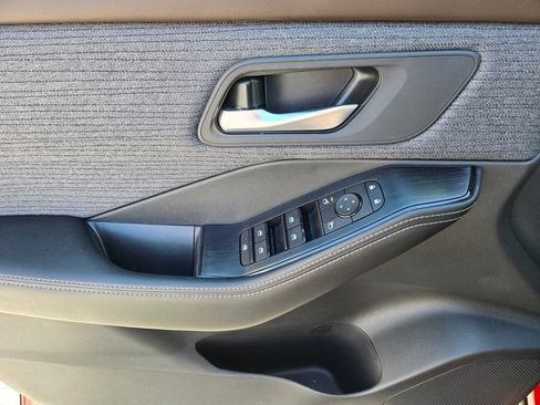 Used 2023 Nissan Rogue SV FWD image 22