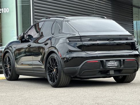 Used 2025 Porsche Macan 4S Electric image 3