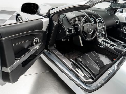 Used 2014 Aston Martin DB9 Volante image 23
