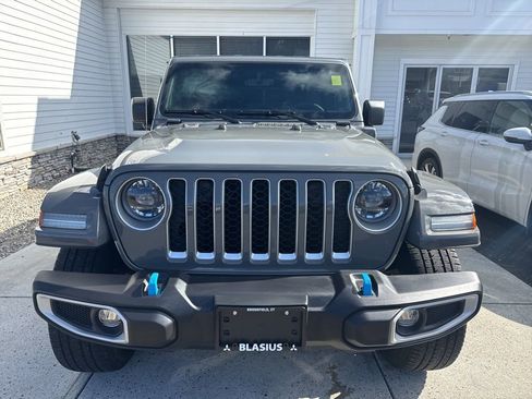 Used 2023 Jeep Wrangler Unlimited Sahara image 6