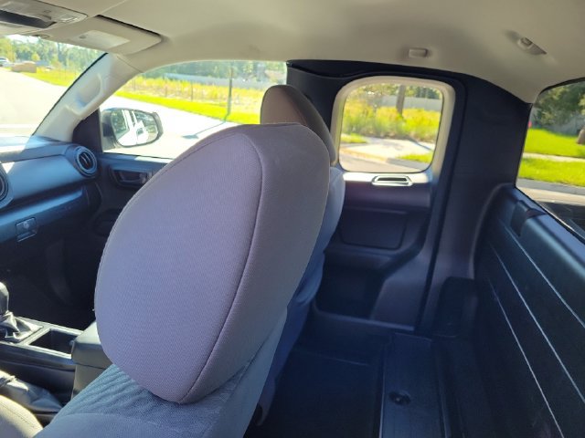 Used 2022 Toyota Tacoma SR RWD image 11