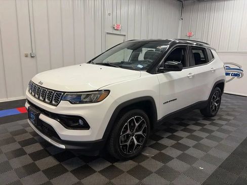 Used 2025 Jeep Compass Limited AWD/4WD image 7