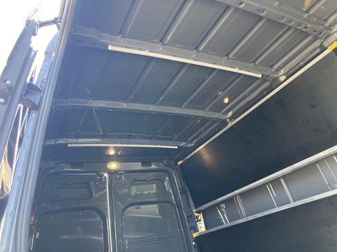 Used 2024 Mercedes-Benz Sprinter 2500 image 21
