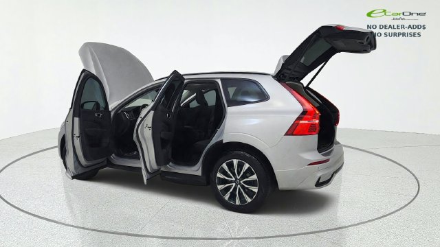 Used 2025 Volvo XC60 B5 Core AWD/4WD image 16