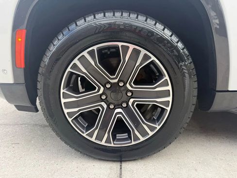 Used 2022 Jeep Wagoneer Series II image 19