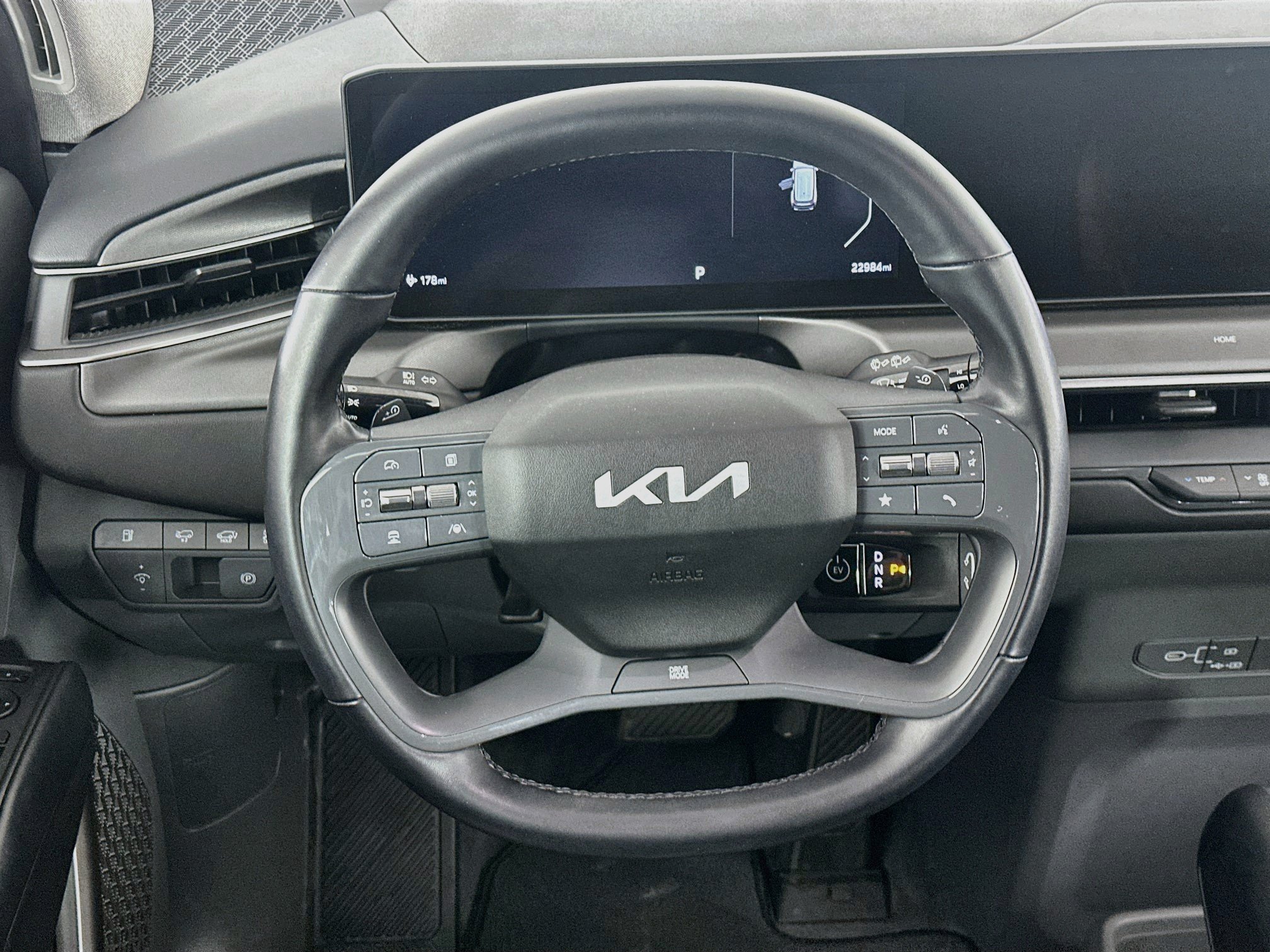 Used 2024 Kia EV9 Light RWD image 18