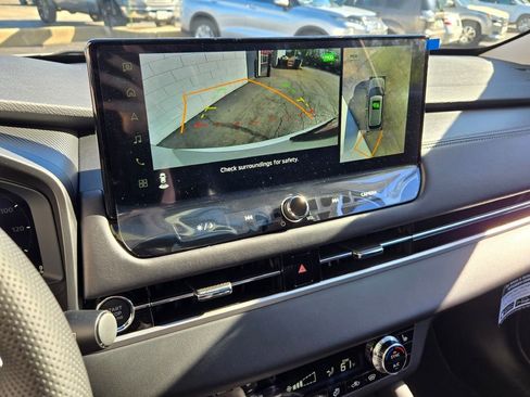 New 2025 Mitsubishi Outlander SE image 26