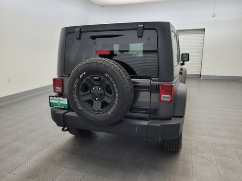 Used 2018 Jeep Wrangler Unlimited Sport AWD/4WD image 7