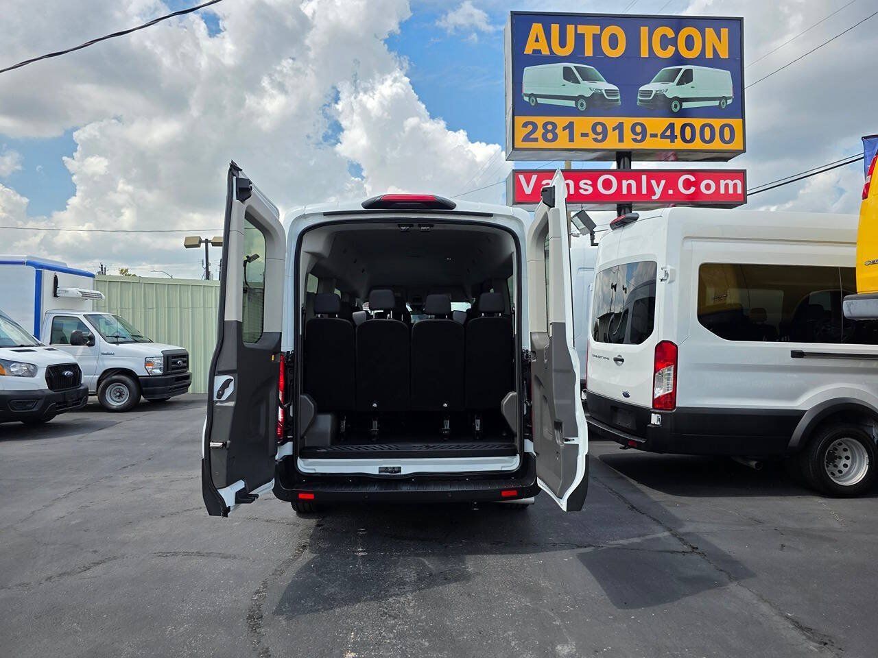 Used 2026 Ford Transit 350 XLT RWD image 23