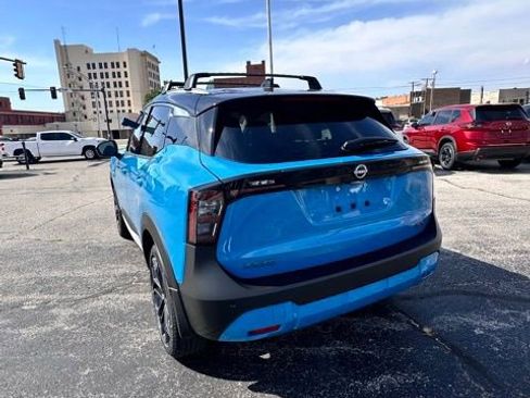 New 2025 Nissan Kicks SR image 9