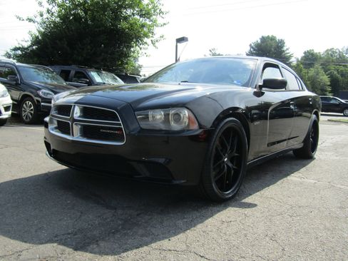 Used 2014 Dodge Charger R/T RWD image 3