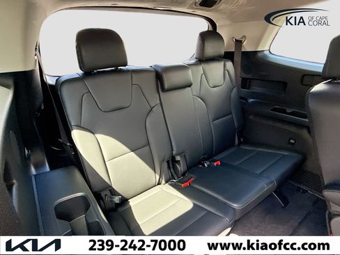 Certified 2024 Kia Telluride SX Prestige w/ Towing Package image 22