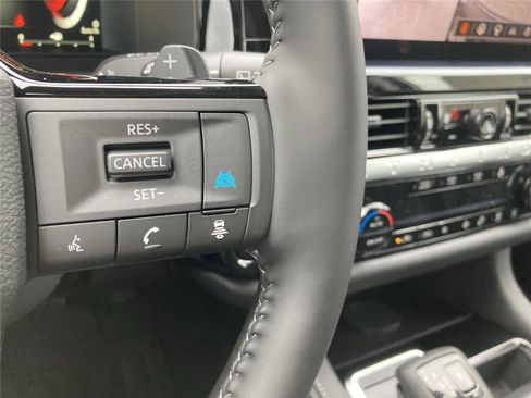 New 2026 Nissan Pathfinder SL image 23