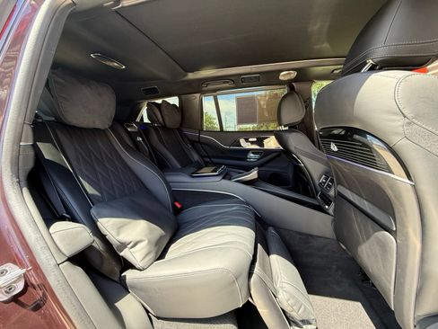 Used 2024 Mercedes-Benz Maybach GLS 600 4MATIC image 29