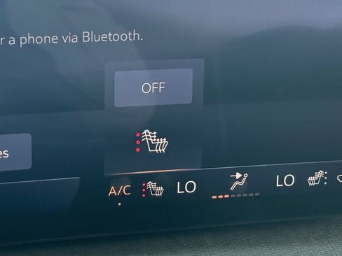 Used 2025 Buick Enclave Preferred image 5